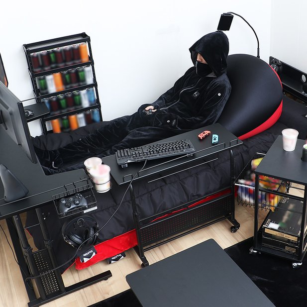 This is what the Bauhutte gaming bed can look like, for example. It's not that easy to determine whether it's really cozy, but it definitely looks functional.